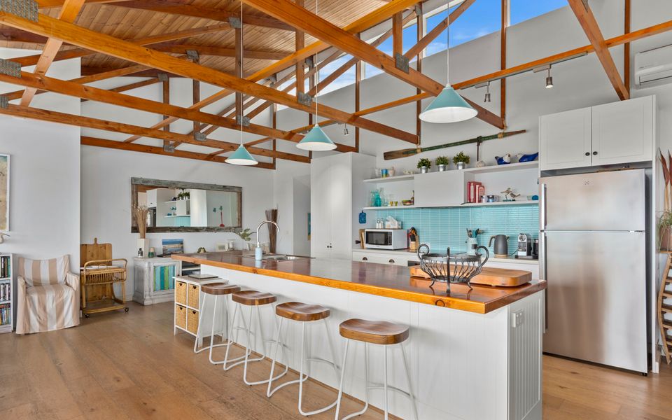 Stones Throw – 26 River View Drive