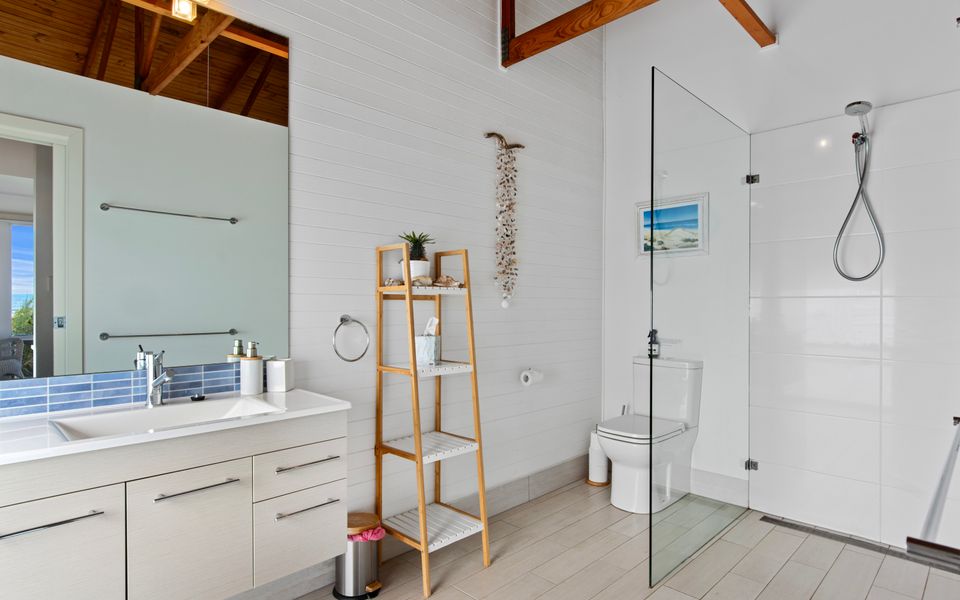 Stones Throw – 26 River View Drive