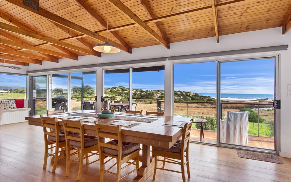 Stones Throw – 26 River View Drive