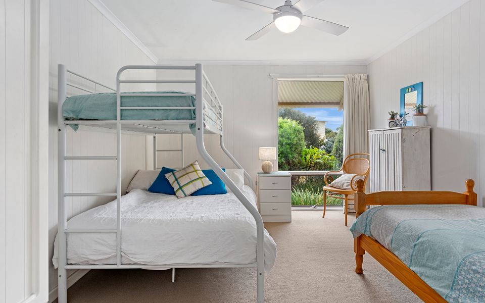 Stones Throw – 26 River View Drive