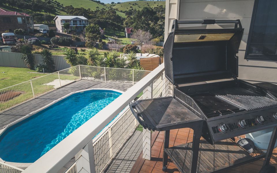 Stunning on Stacey – 42 Stacey Drive