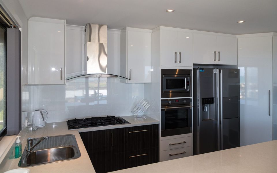 Stunning on Stacey – 42 Stacey Drive