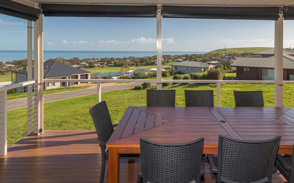 Stunning on Stacey – 42 Stacey Drive