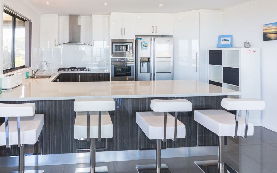 Stunning on Stacey – 42 Stacey Drive