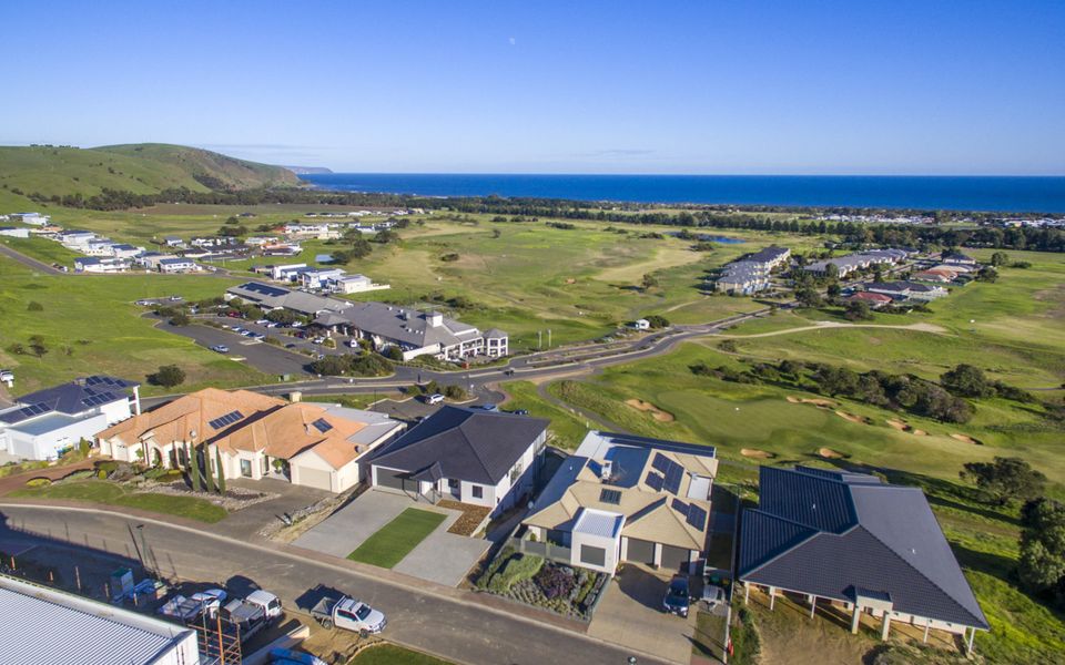 Sunset Horizon @ Lady Bay – 8 Huntingdale Drive