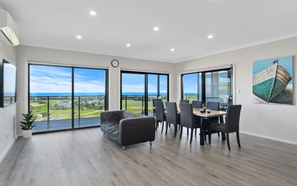 Sunset Horizon @ Lady Bay – 8 Huntingdale Drive