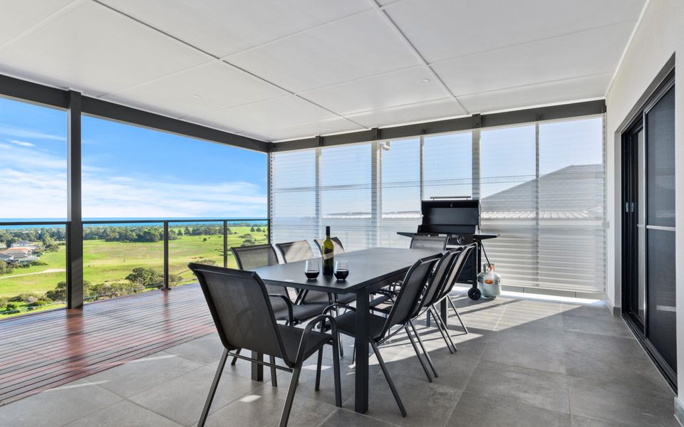 Sunset Horizon @ Lady Bay – 8 Huntingdale Drive