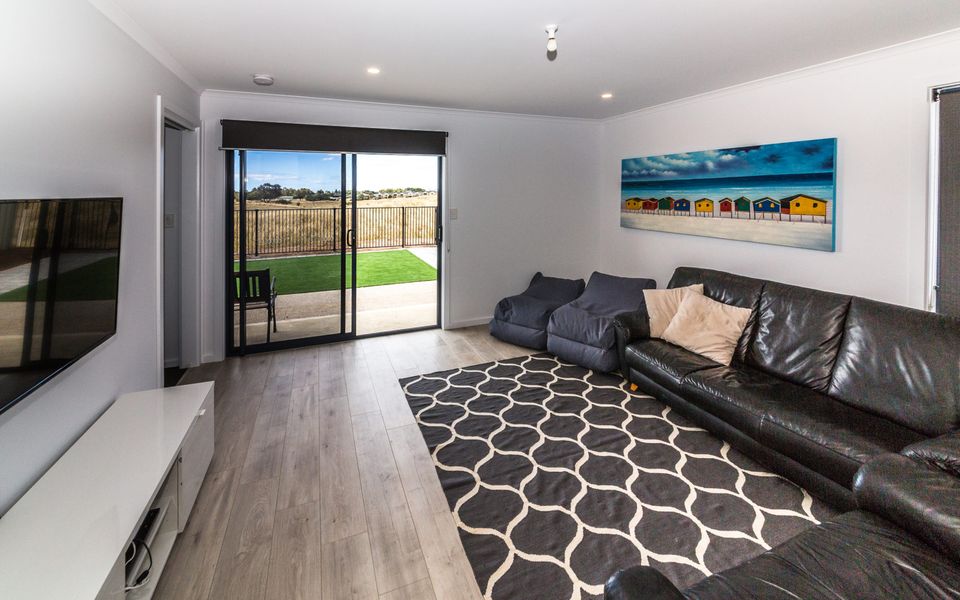 Tee Two on Troon – 21/30 Troon Drive