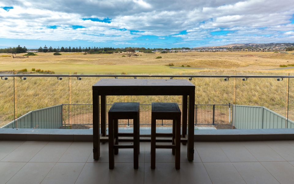 Tee Two on Troon – 21/30 Troon Drive