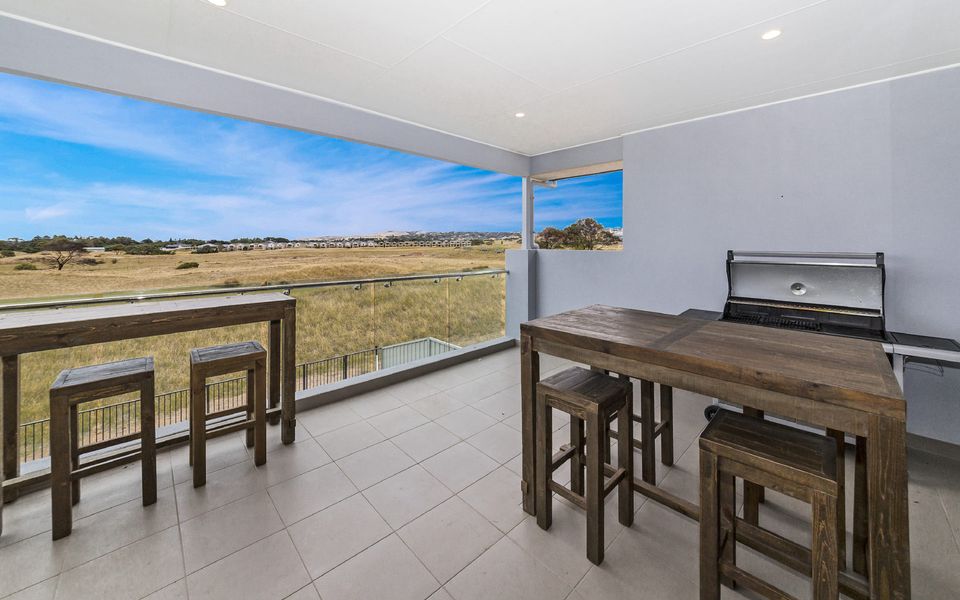 Tee Two on Troon – 21/30 Troon Drive