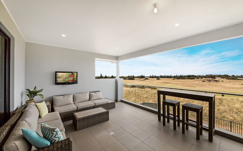 Tee Two on Troon – 21/30 Troon Drive