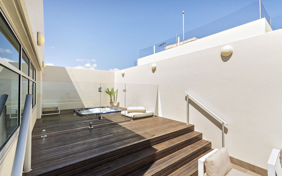 Glenelg Skyline Penthouse