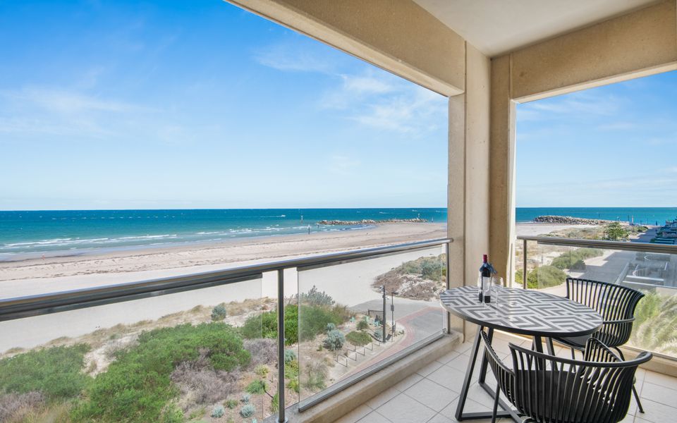 Beachfront Balcony Glenelg