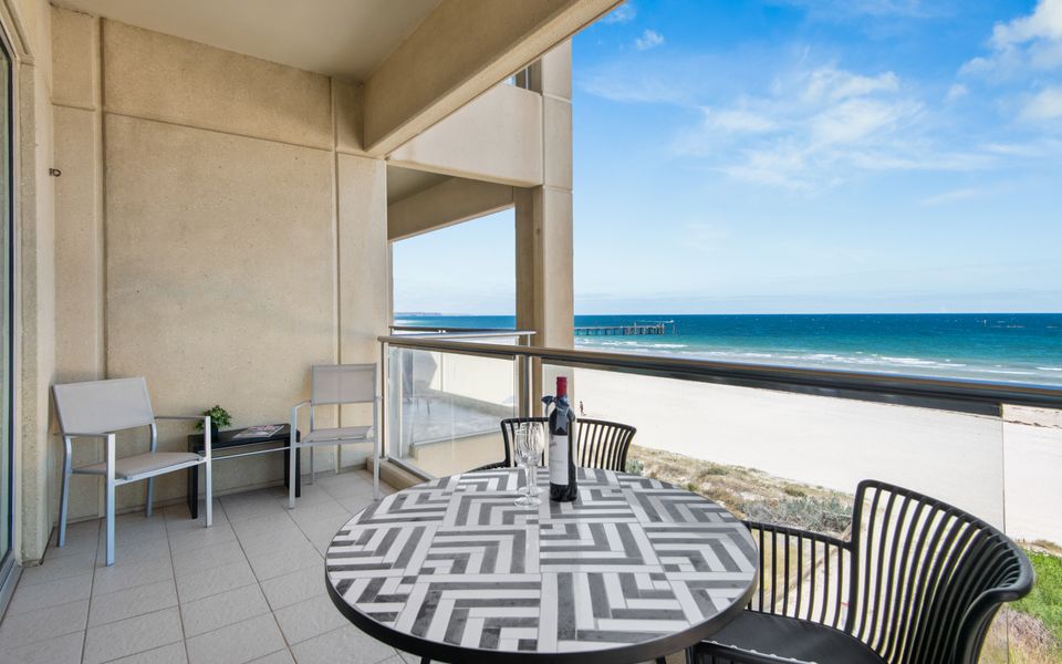 Beachfront Balcony Glenelg