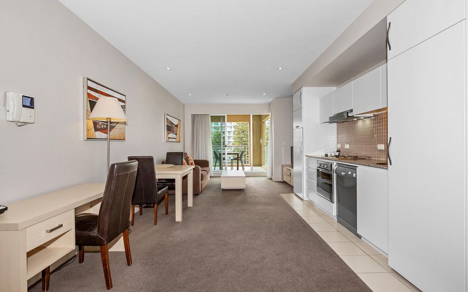 Glenelg Seaside Family Stay