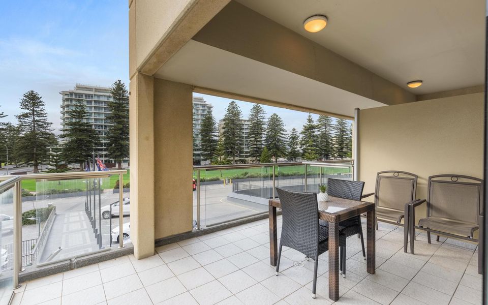 Glenelg Shores Family Stay