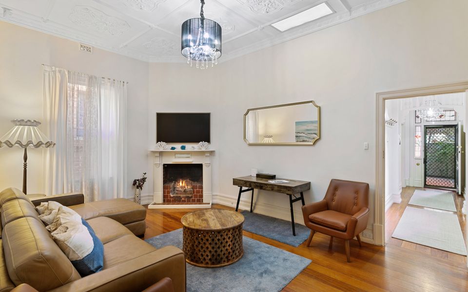 Glenelg Cottage by Marina