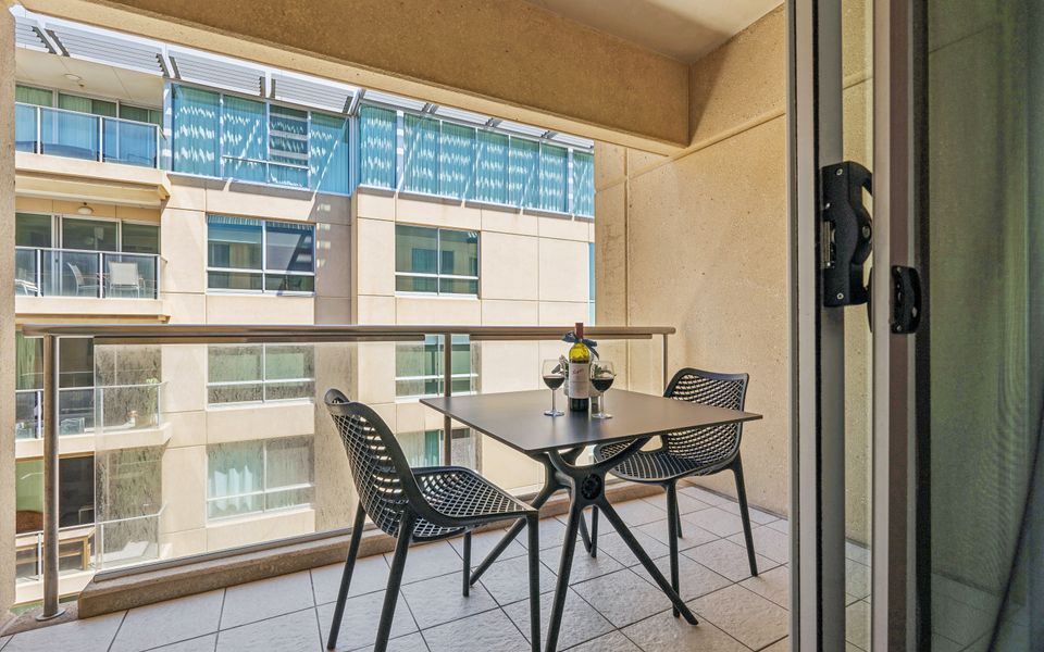 Beachside Apartment in Glenelg