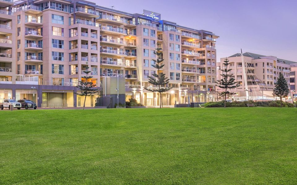 Beachside Apartment in Glenelg