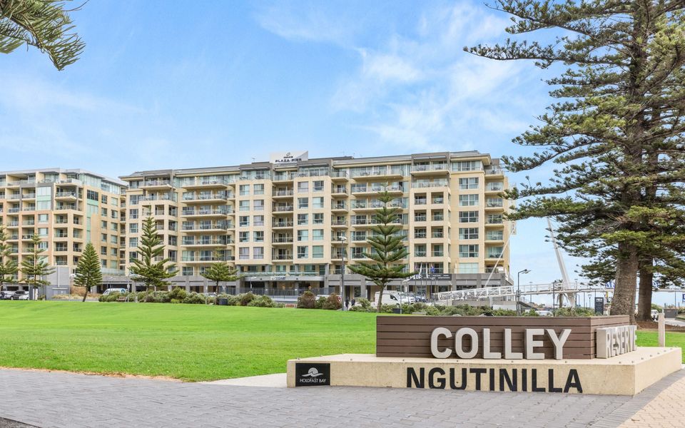 Beachside Apartment in Glenelg