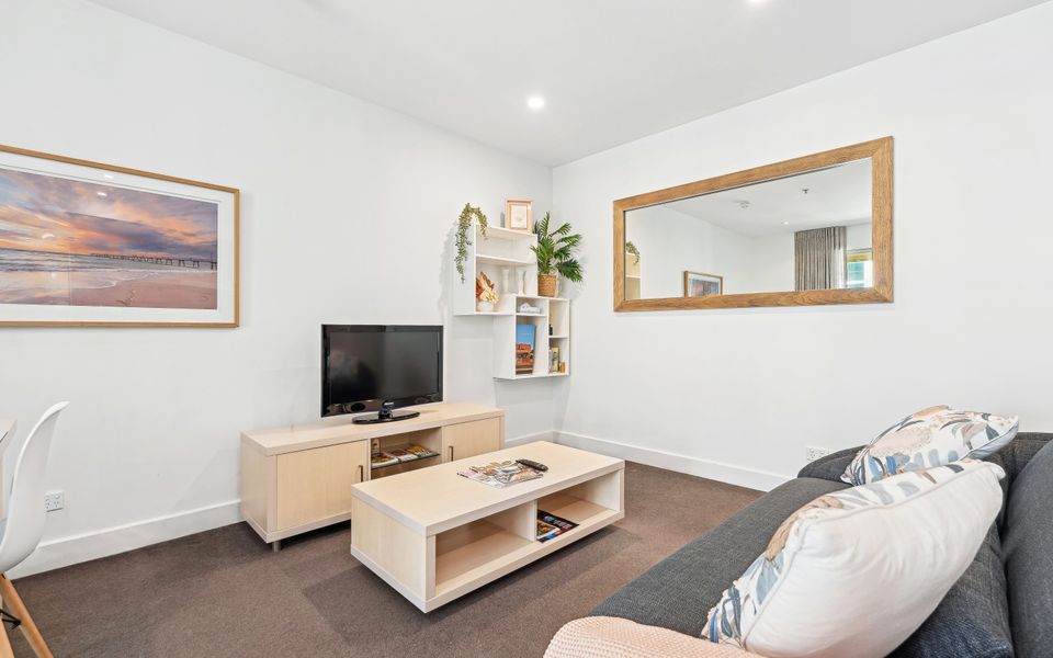 Beachside Apartment in Glenelg