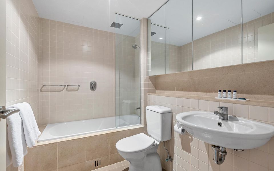 Glenelg Seaside Apartment