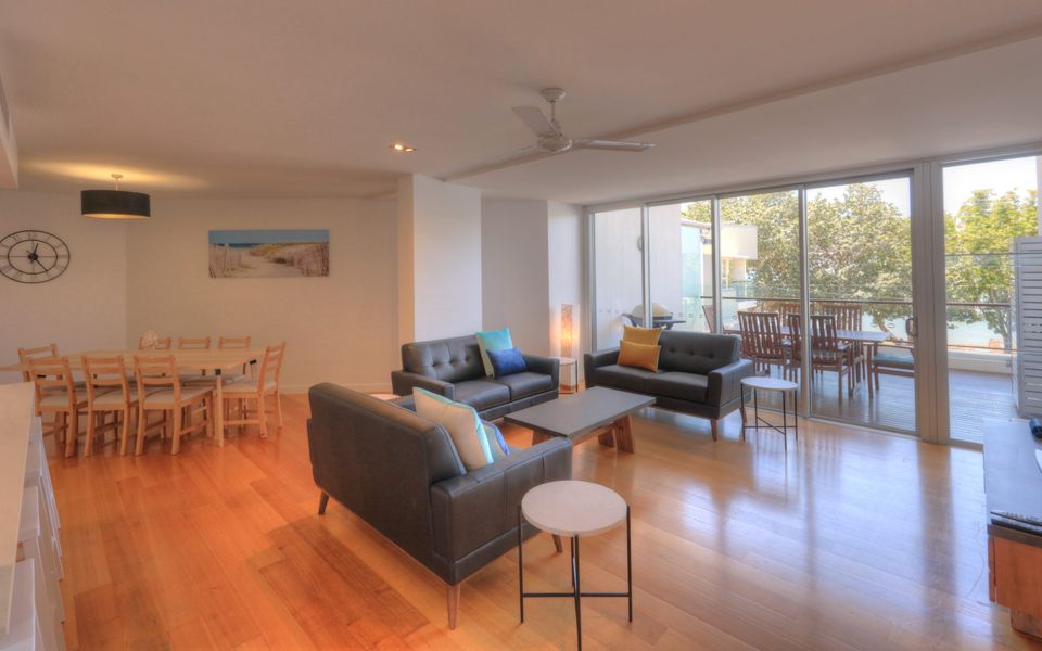 Maggies Beachfront Apt. 8