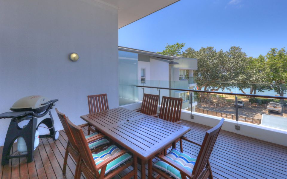 Maggies Beachfront Apt. 8