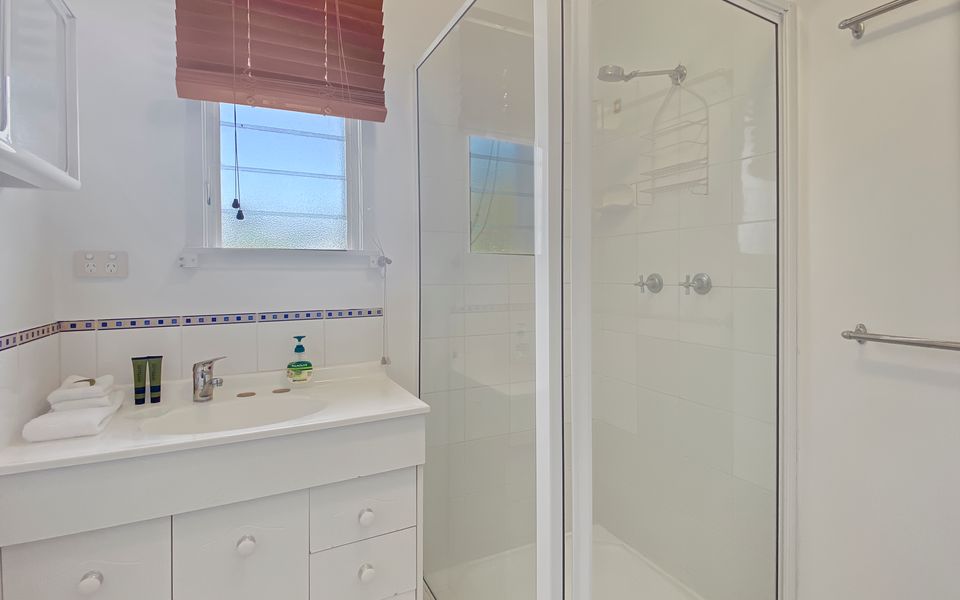 Picnic Bay Apartments Unit 4