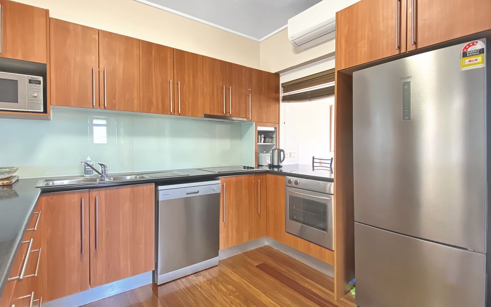 Picnic Bay Apartments Unit 4