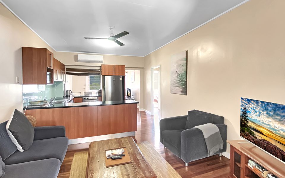 Picnic Bay Apartments Unit 4