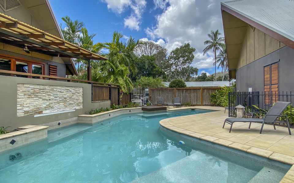 Pure Magnetic Villa 10