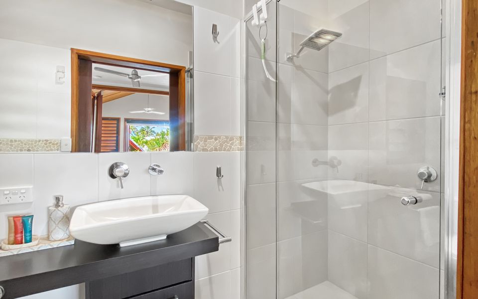 Pure Magnetic Villa 10