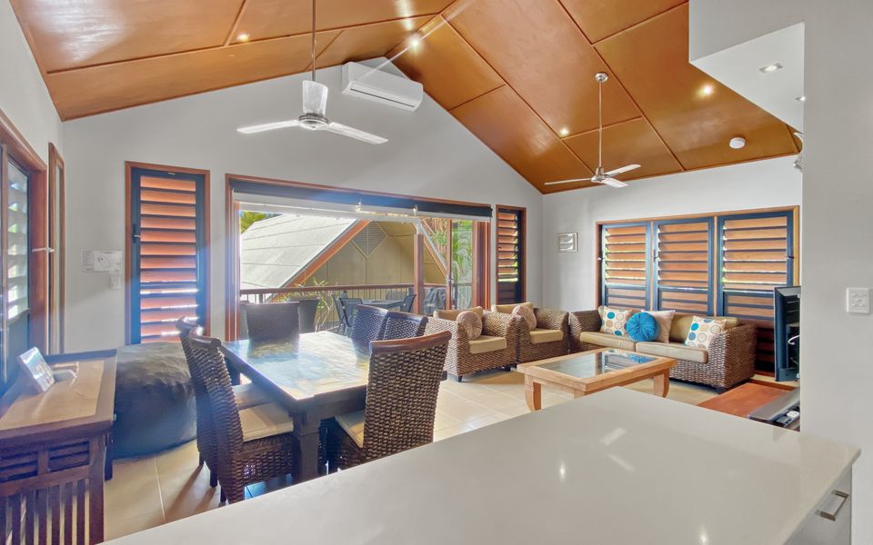 Pure Magnetic Villa 10