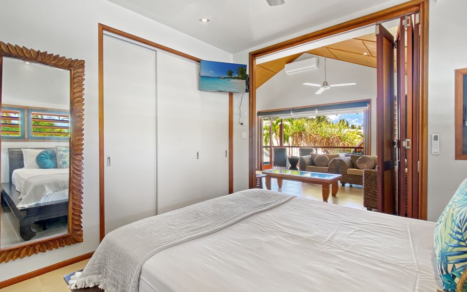 Pure Magnetic Villa 10