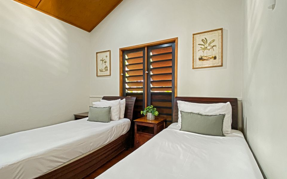 Pure Magnetic Villa 5