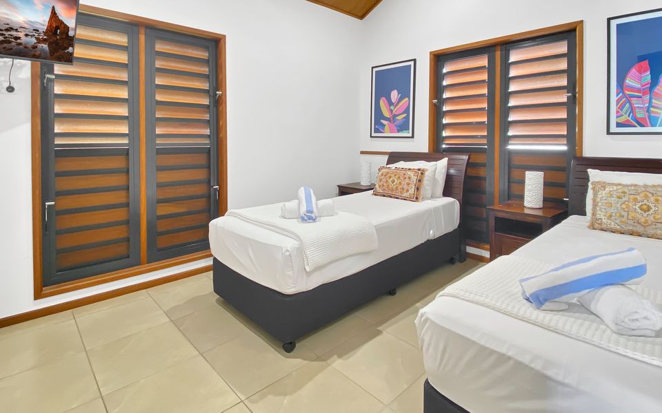 Pure Magnetic Villa 9