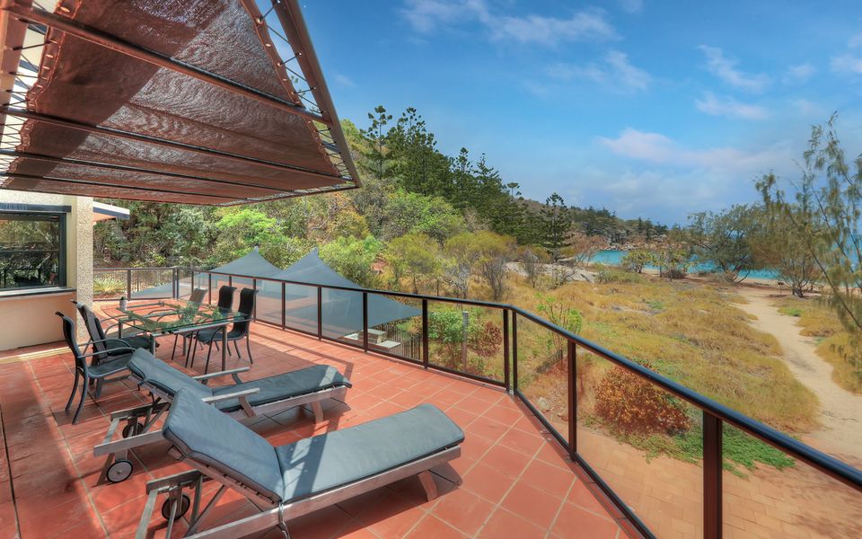 The Beach House at Arthur Bay