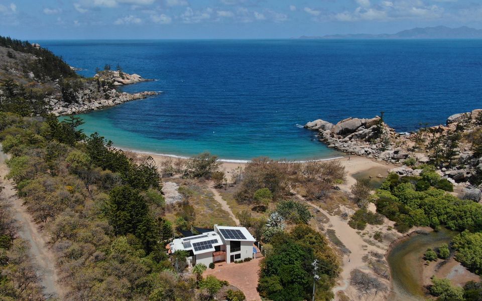 The Beach House at Arthur Bay