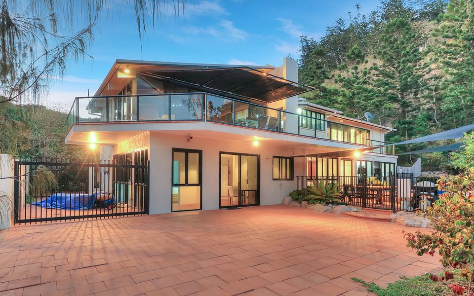 The Beach House at Arthur Bay