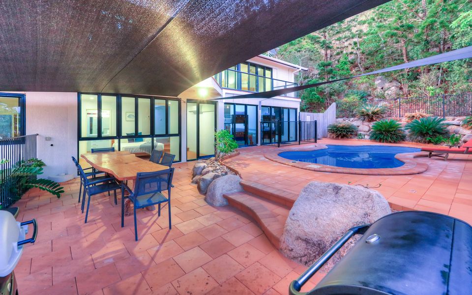 The Beach House at Arthur Bay