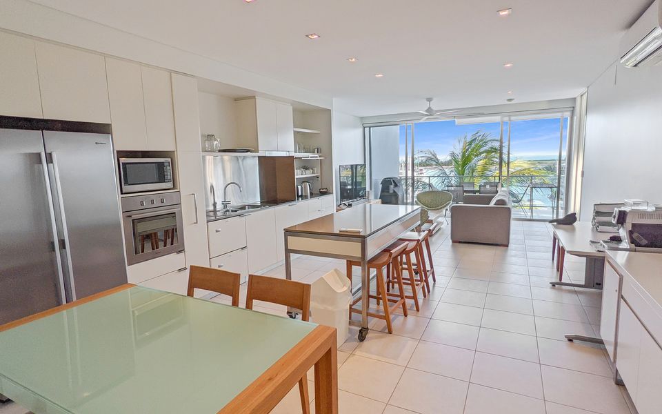 Blue on Blue Apartment 932