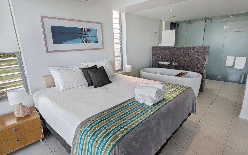 Blue on Blue Apartment 932 - Bedroom