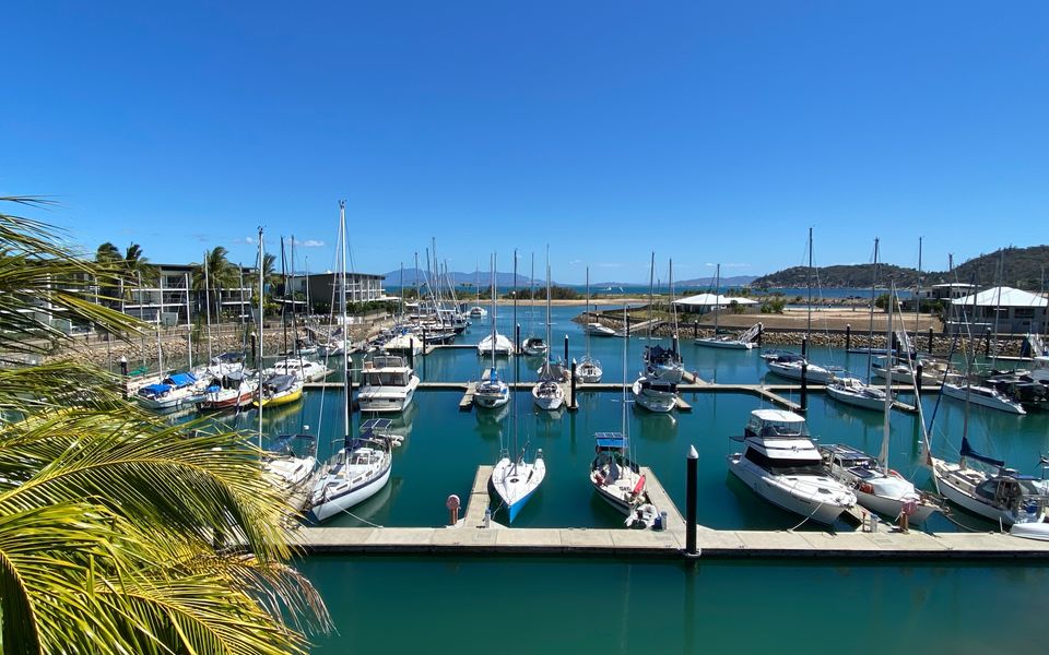 Blue on Blue Apartment 932 - Marina View