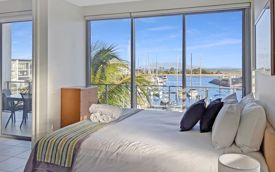 Blue on Blue Apartment 932 - Bedroom