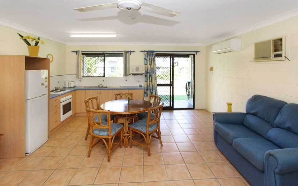 Alma Bay Holiday Unit 1 - Living Area