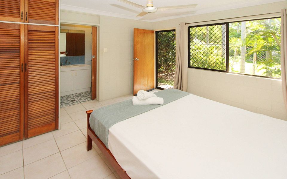 Alma Bay Holiday Unit 2 - Bedroom