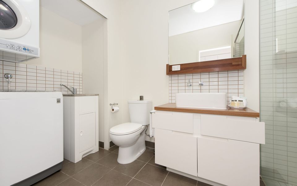 1 Bright Point Apartment 4501 - Main Bathroom/Laundry