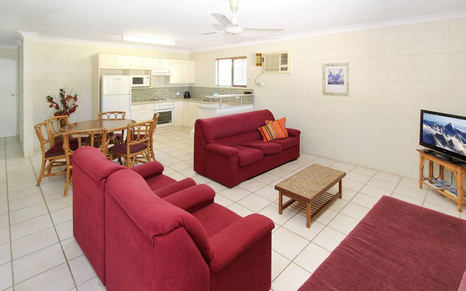 Alma Bay Holiday Unit 4 - Living Area