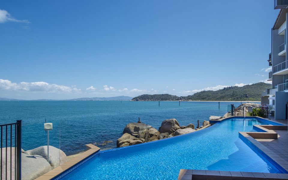 1 Bright Point Apartment 4502 - Pool Area